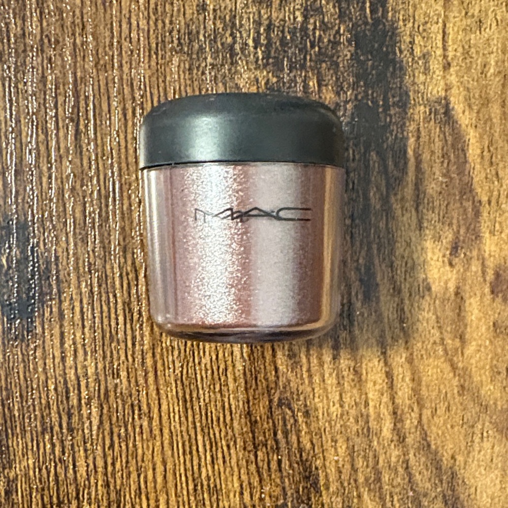 MAC Pigment- Copperclast